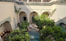 Riad Emberiza Sahari